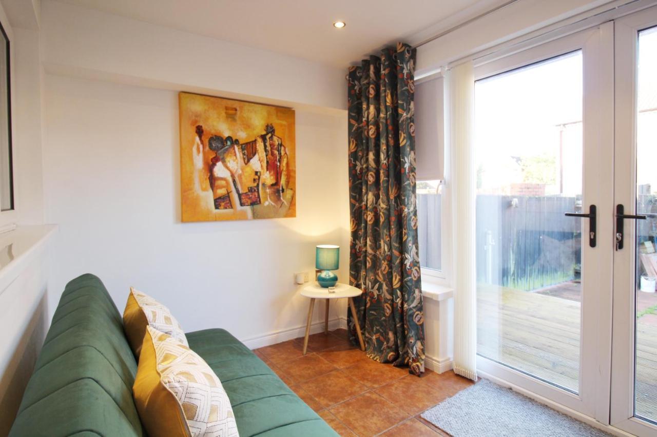 Anjore House - Modern Serviced Apartment In Belfast Buitenkant foto